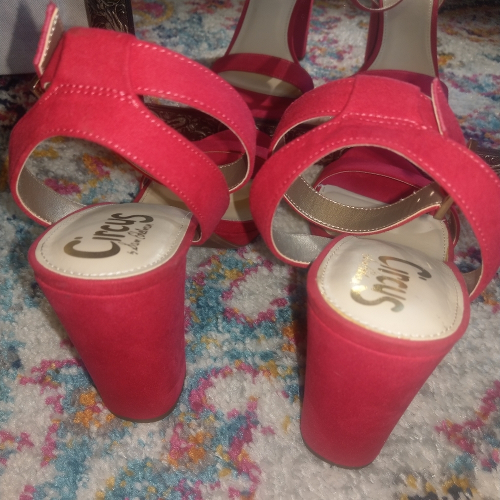 🌺 Cute Pink MAGENTA HEELS